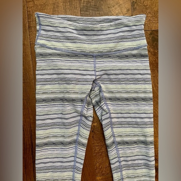 Lululemon Wunder under space dye wave cropped leggings Sz 4 - Picture 2 of 6